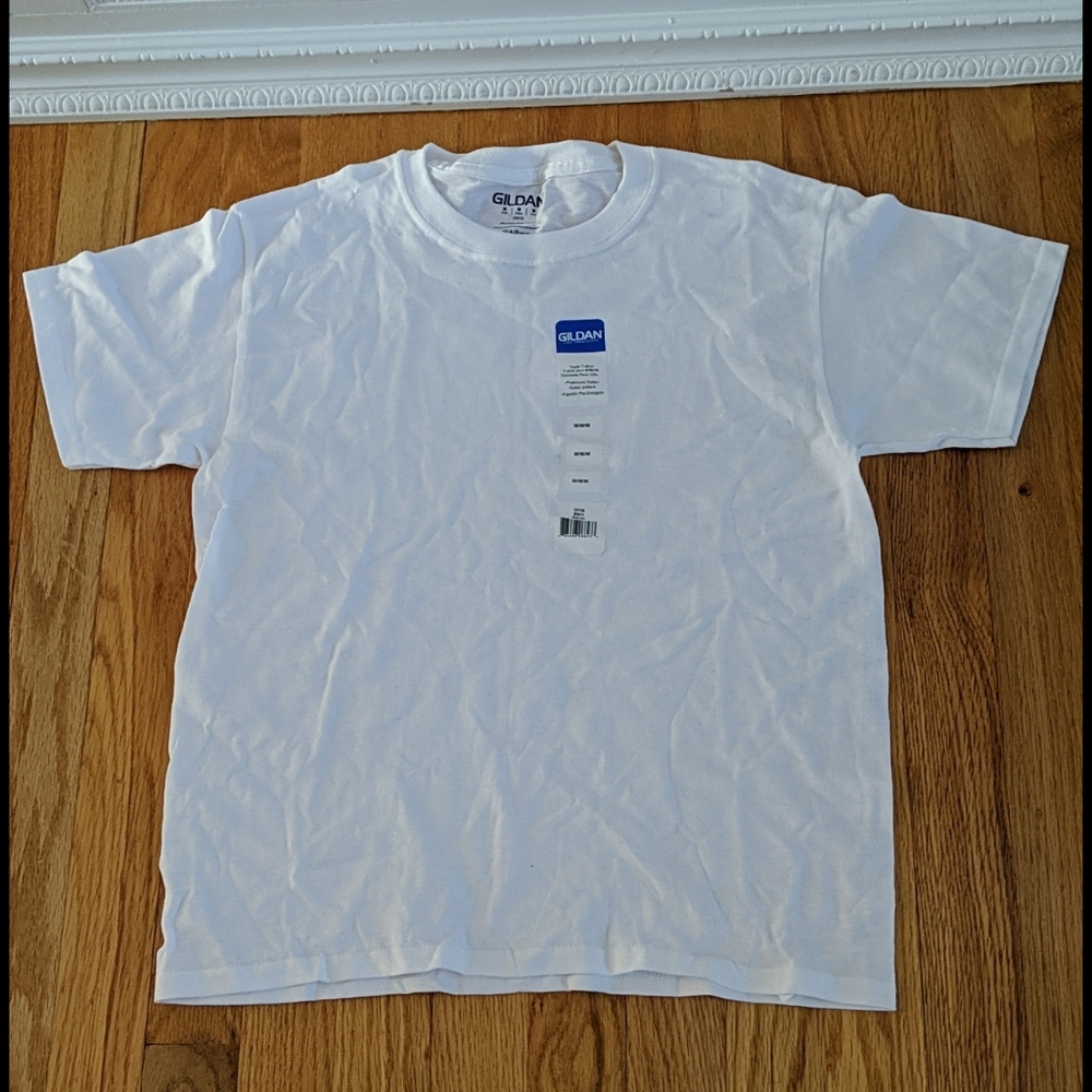 Boys White T Shirt. Size Medium. NWT